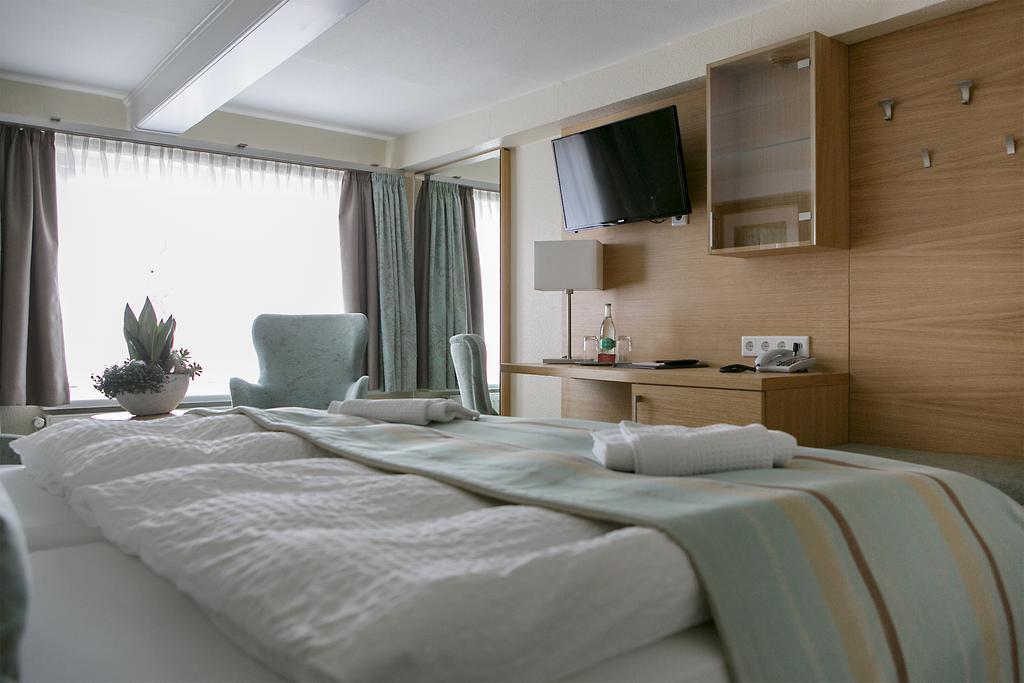 Hotel Neuwarft Altbau Dagebuell Bilik gambar